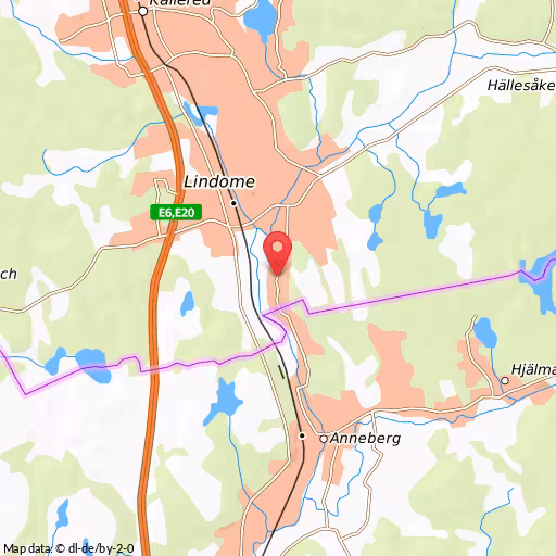 Blåljushändelse Annebergsvägen Mölndal På Annebergsvägen kolliderar en personbil och en cyklist. Polis och ambulans kallas till platsen