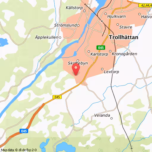 Blåljushändelse Bergkullevägen Trollhättan Vid Bergkullevägen är det en manlig bilist som kolliderar med en manlig mopedist