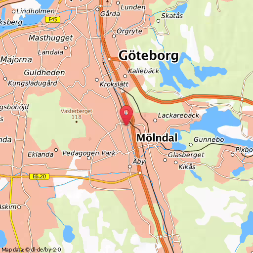 Blåljushändelse Göteborgsvägen Mölndal En personbil och en spårvagn är involverade i en olycka på Göteborgsvägen