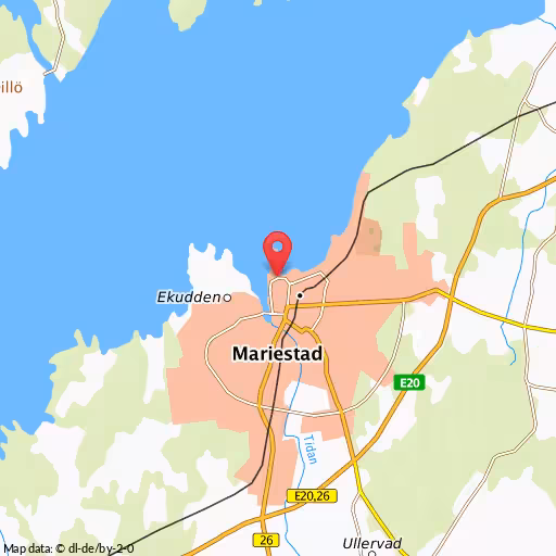 Blåljushändelse Hamngatan Mariestad En gärningsperson är gripen efter att bland annat ha stulit en polisbil