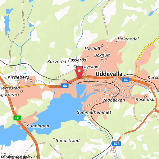 Polis ambulans och räddningstjänst är på plats vid Kasenabbevägen med anledning av en trafikolycka