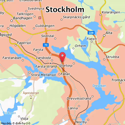Blåljushändelse Nynäsvägen Huddinge En man ringer till polisen och uppger att han kört av vägen, med en personbil, på Nynäsvägen i höjd med Länna