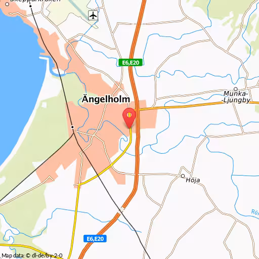 Blåljushändelse Stormgatan Ängelholm Flera bilar skadade i brand, Stormgatan