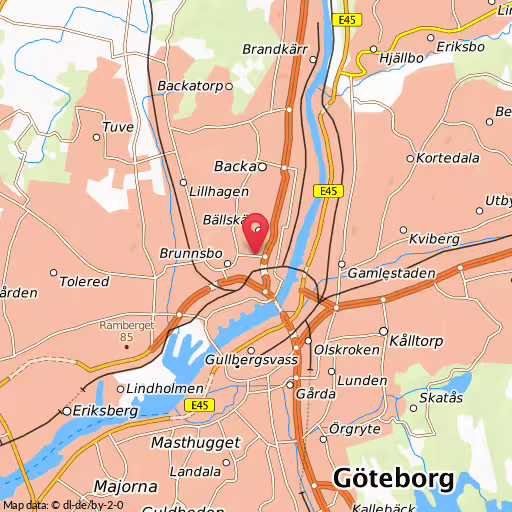 Blåljushändelse Tingstadsvägen Göteborg På Tingstadsvägen kolliderar en personbil och en cyklist