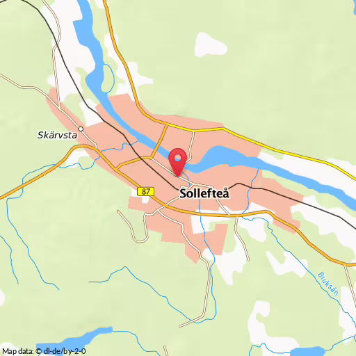 Blåljushändelse Varugatan Sollefteå Varugatan, polisen kontrollerar en lätt lastbil